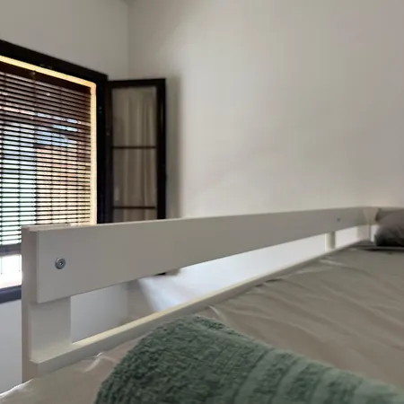 Triple Con Bano Compartido Sevilla Deluxe Rosales Los Rosales (Seville)